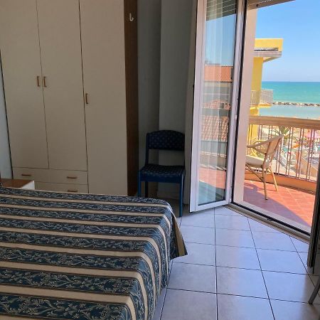 Hotel Acapulco Viserbella di Rimini Buitenkant foto