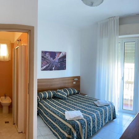 Hotel Acapulco Viserbella di Rimini Buitenkant foto