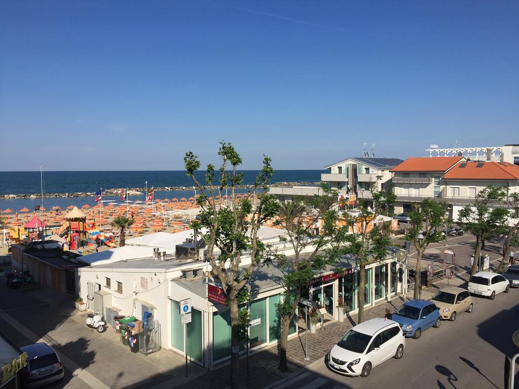 Hotel Acapulco Viserbella di Rimini Buitenkant foto