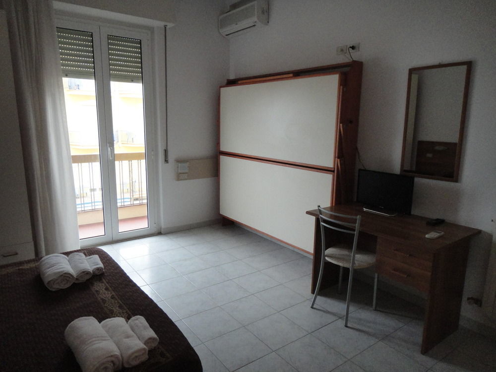 Hotel Acapulco Viserbella di Rimini Buitenkant foto