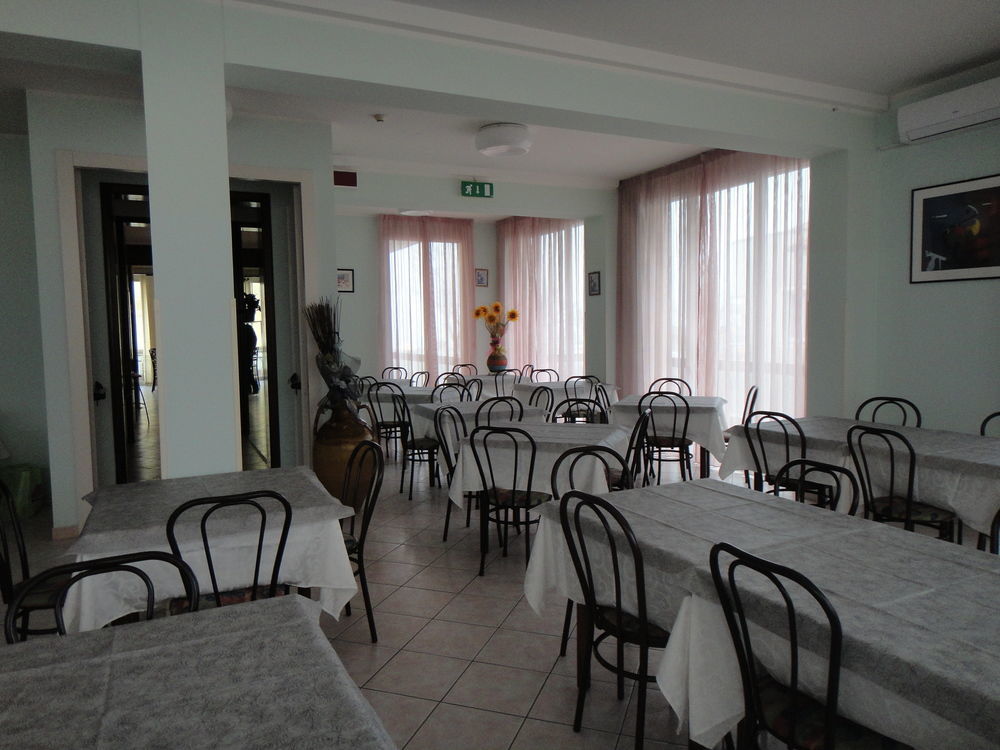 Hotel Acapulco Viserbella di Rimini Buitenkant foto
