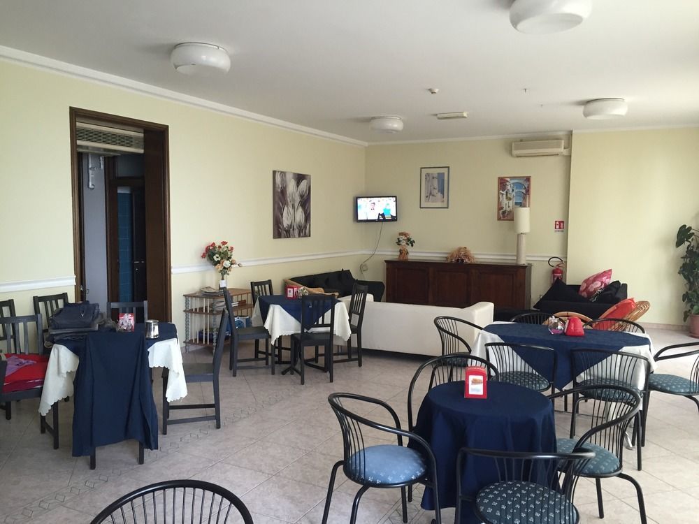 Hotel Acapulco Viserbella di Rimini Buitenkant foto
