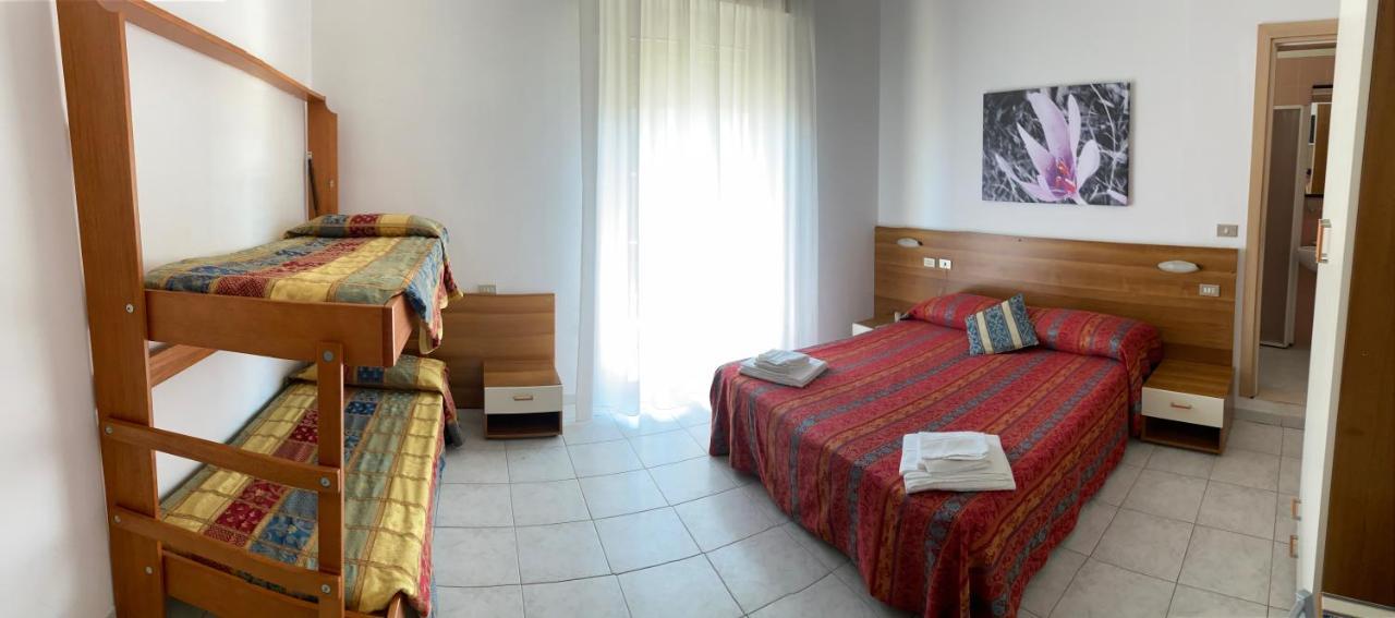 Hotel Acapulco Viserbella di Rimini Buitenkant foto